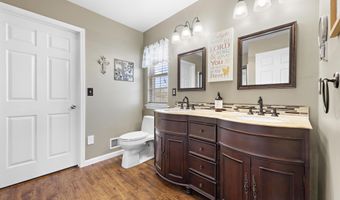 28 Hannah Lee Rd, Barnegat, NJ 08005