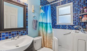 186 N 8th Ave, Beech Grove, IN 46107