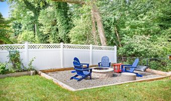 30 Packard Dr, Middletown, NJ 07748