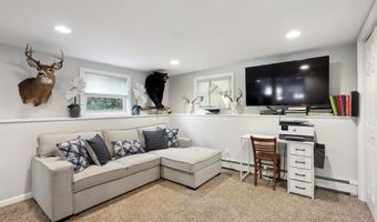 1 Parkwood Terrace Dr, Danbury, CT 06811