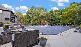 9820 Snow Pointe Dr SE, Alto, MI 49302