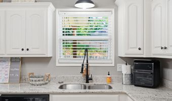 1135 J W Cv, Benton, AR 72019