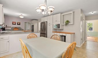 6 Winterberry Dr, Amherst, NH 03031