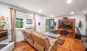 116 Chestnut Ridge Rd, Bethel, CT 06801