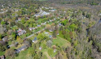 42 Crest Dr, Basking Ridge, NJ 07920