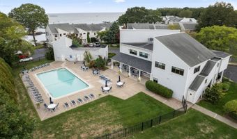 42 Turtle Bay Dr 42, Branford, CT 06405