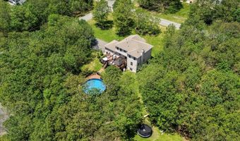 137 Long Vw, Albrightsville, PA 18210