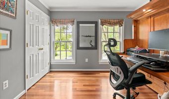 3801 WASHINGTON WOODS Dr, Alexandria, VA 22309