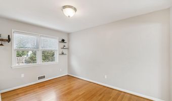 2021 S LANGLEY St, Arlington, VA 22204