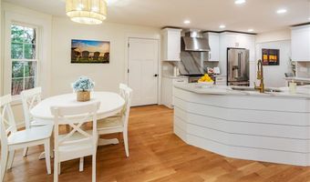 247 Glen Hill Dr, North Kingstown, RI 02874