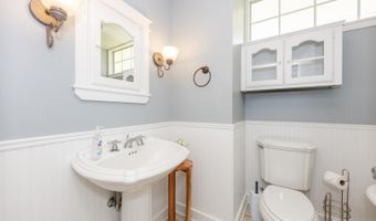 8675 W Fairway Dr, Baton Rouge, LA 70809