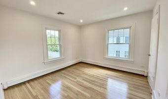 40 E Maple St, New Canaan, CT 06840
