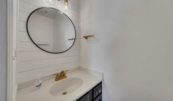 4935 Tanners Spring Dr, Alpharetta, GA 30022