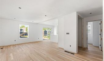 7 Kinsman St, Cumberland, RI 02864