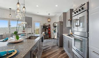 9420 Crest Dr, Spring Valley, CA 91977