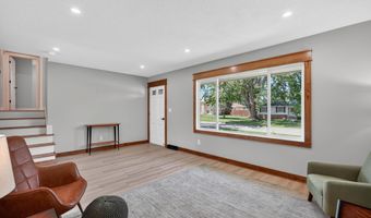 805 SE 2nd St, Ankeny, IA 50021