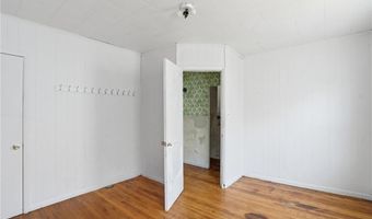 8 Mann Ave, Newport, RI 02840