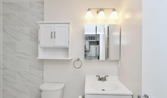 6145 EDSALL Rd 6145J, Alexandria, VA 22304