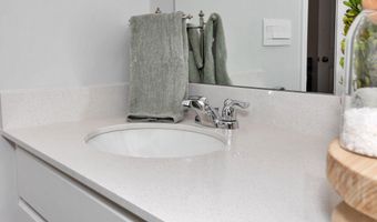 23292 WORCESTER Ln, Athens, AL 35613