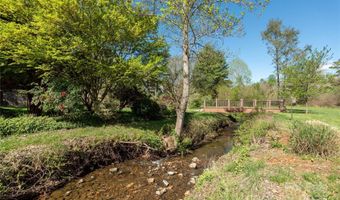 530 Crowfields Ln, Asheville, NC 28803
