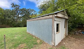 305 1st St, Barling, AR 72923