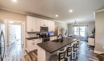 619 Crestman Dr, Arab, AL 35016
