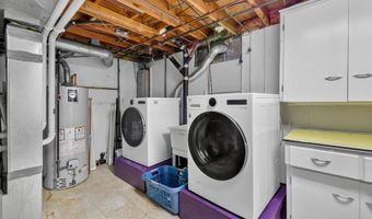 2731 Valley Dr, Ann Arbor, MI 48103