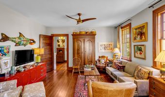 119 Washington St, Bay St. Louis, MS 39520