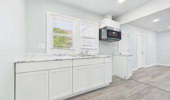 1403 W 3rd St, Anderson, IN 46016
