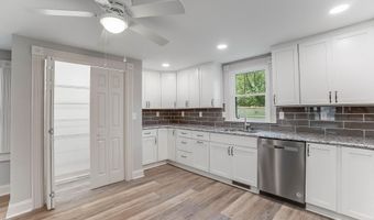 110 E 6TH St, Laurel, DE 19956