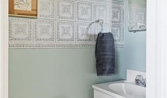 1414 New London Ave, Cranston, RI 02920