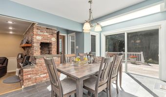 44 Devonshire Ct, Middletown, NJ 07748