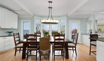 75 N Cliff Dr, Narragansett, RI 02882