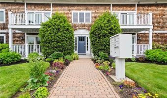 21 Starr Dr 207, Narragansett, RI 02882