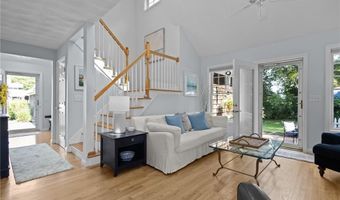 14 Fox Dr 14, Narragansett, RI 02882
