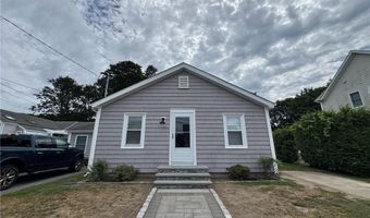 53 Center Ave, Middletown, RI 02842