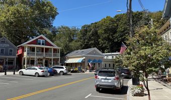 15 Liberty St, Chester, CT 06412