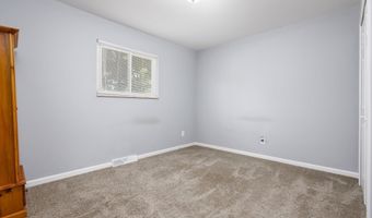 1113 Summer St, Algonac, MI 48001