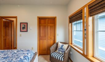 1323 VILLAGE Loop, Bandon, OR 97411