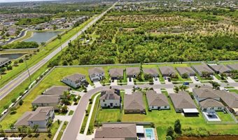 5052 WHITE CHICORY Dr, Apollo Beach, FL 33572
