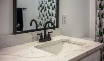 336 Somerset Dr, Appomattox, VA 24522