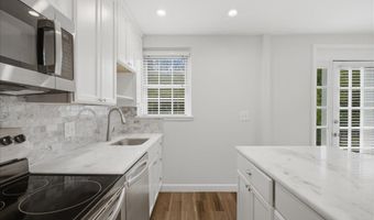 4825 28TH St S A, Arlington, VA 22206