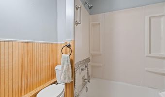 20 E 31st St, Bayonne, NJ 07002