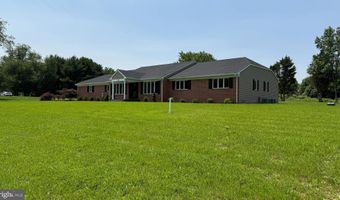 104 LAKE FRONT Dr, Dover, DE 19904