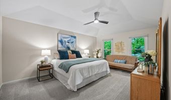 1661 Kensington Dr, Algonquin, IL 60102