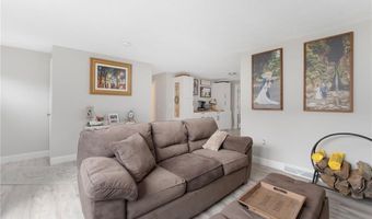 5 Versailles St, Cranston, RI 02920