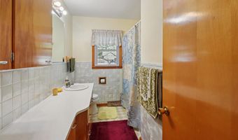 712 Rapids St, Adel, IA 50003