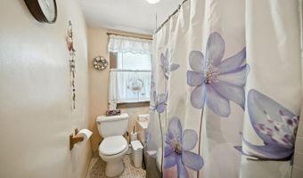 414 Green St, Burlington, NJ 07005