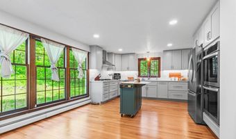 13 Holt Rd, Amherst, NH 03031