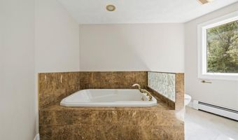 30 Dutchess Dr, Cranston, RI 02921